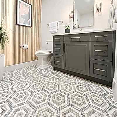 Snow White, Allure Light, Britannia Honed Penny Round 8 Limestone Mosaic 9 1/4×9 29/64 (MS01912)